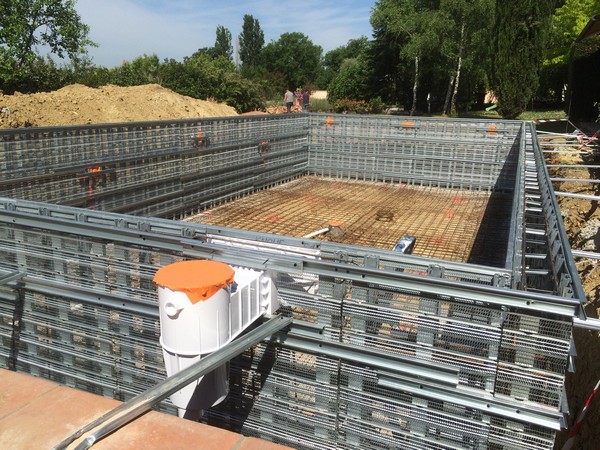 eurospapoolnews-parle-de-marinal-coffrage-piscine-beton-monobloc