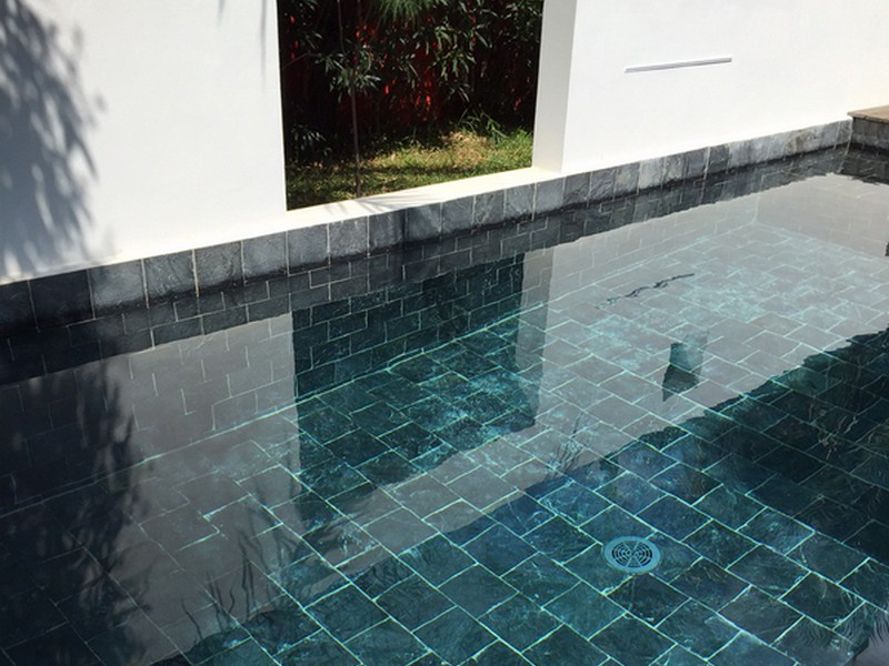 marinal-system-piscine-beton-monobloc-revetement-carrelage