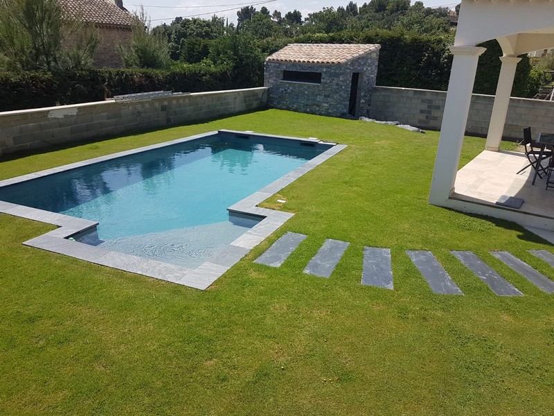 marinal-piscine-traditionnelle-beton-monobloc-vaucluse-84