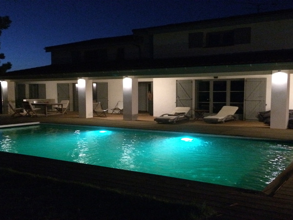 piscine-classique-eclairage-nuit-marinal-system