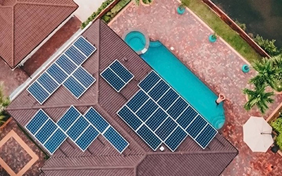 Entretien – Comment chauffer votre piscine avec des panneaux solaires ?