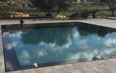 Construction d’une piscine miroir : tout savoir sur son fonctionnement, ses avantages et ses contraintes
