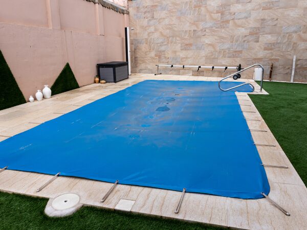 entretenir sa piscine en hiver : 5 étapes clés à respecter