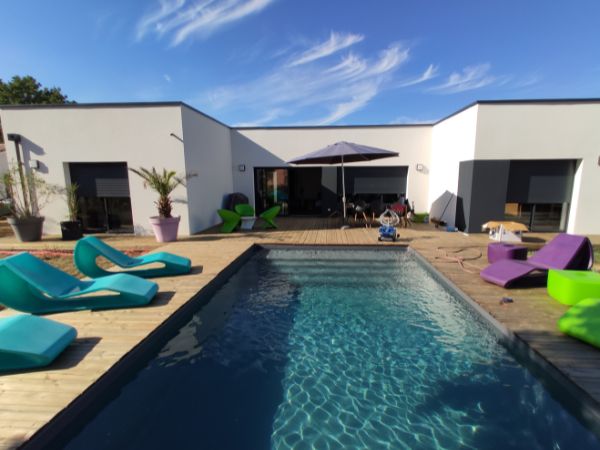Les équipements indispensables pour une piscine familiale